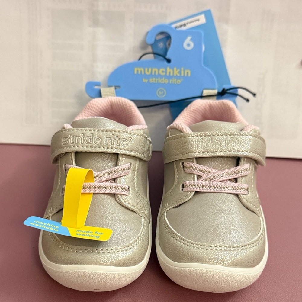 Stride Rite Munchkin Baby Shoes Size 6 - Silver and Pink, NWT